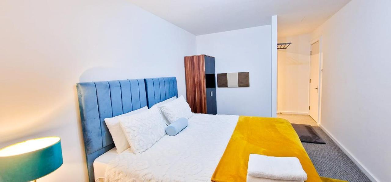 Lovely 2-Bedroom Apartment, Free Parking Manchester Bagian luar foto