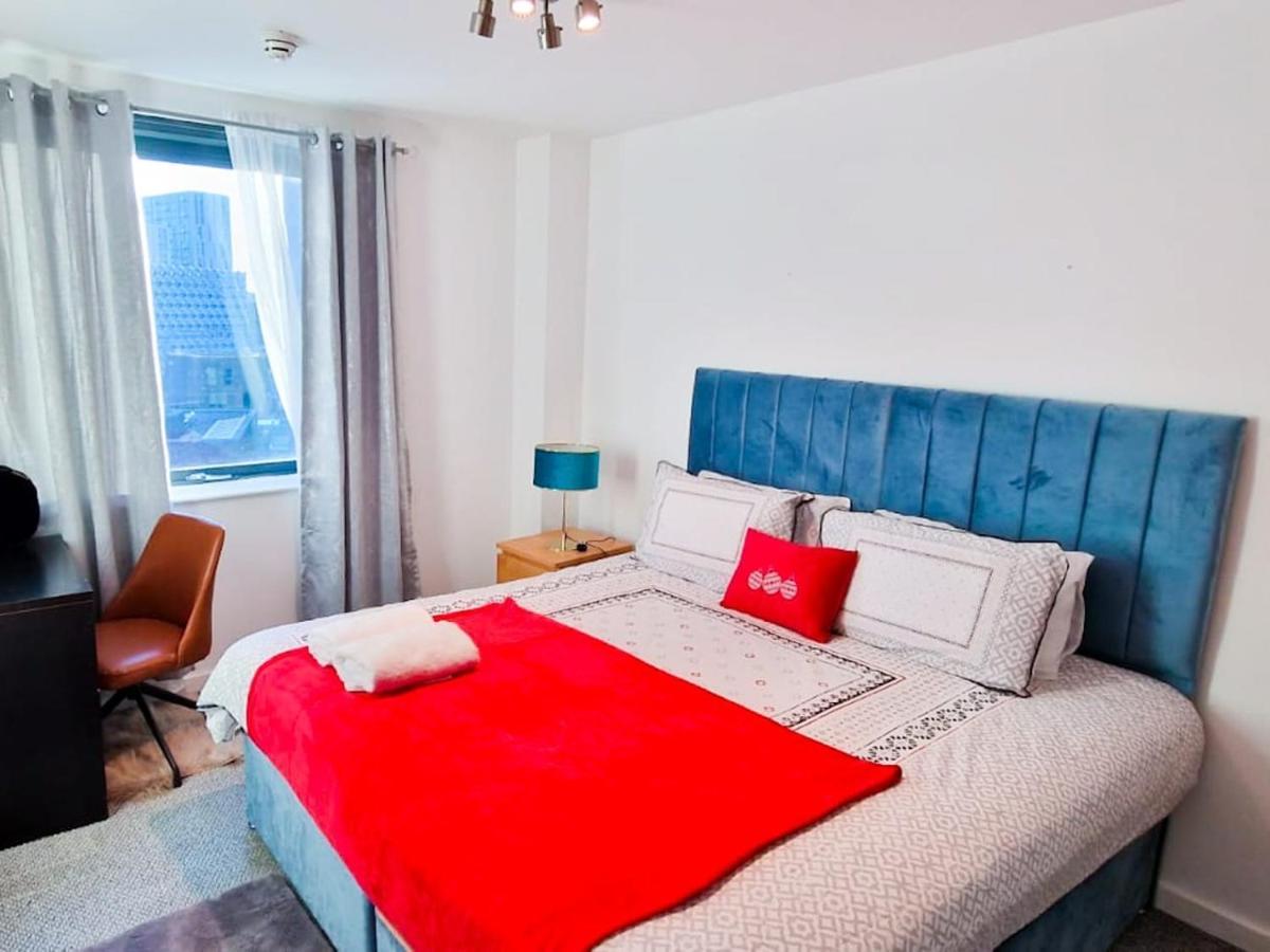 Lovely 2-Bedroom Apartment, Free Parking Manchester Bagian luar foto